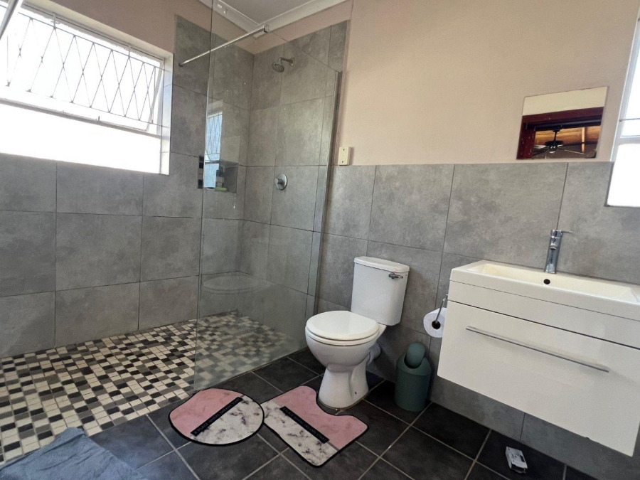 4 Bedroom Property for Sale in Kabega Park Eastern Cape